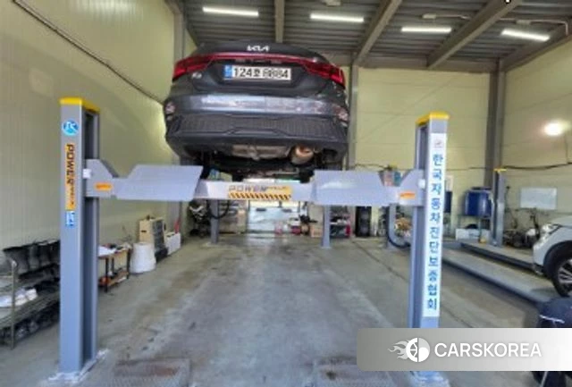 Kia The New K3 2nd generation 2023 Серый из Кореи, фото 2