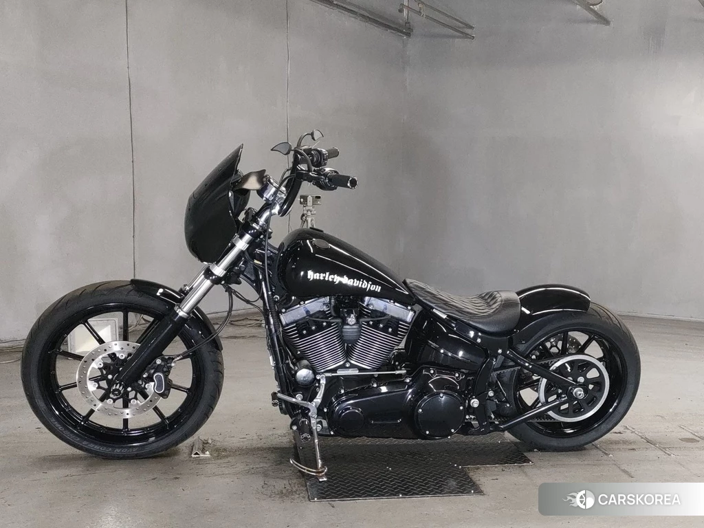 Проданный Harley-Davidson Softail Breakout FXSB 2015 из Японии, фото 2