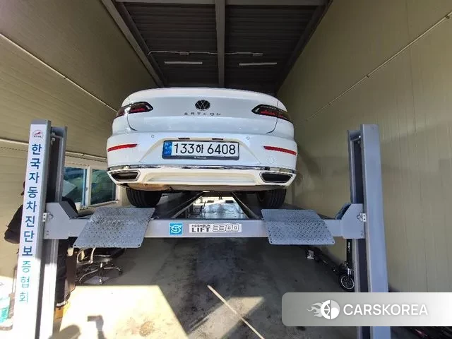 Volkswagen Arteon 2022 Белый из Кореи, фото 2