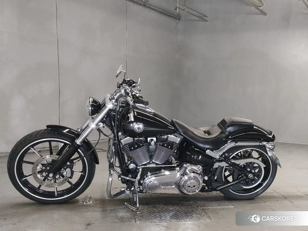 Проданный Harley-Davidson Softail Breakout FXSB 2015 из Японии