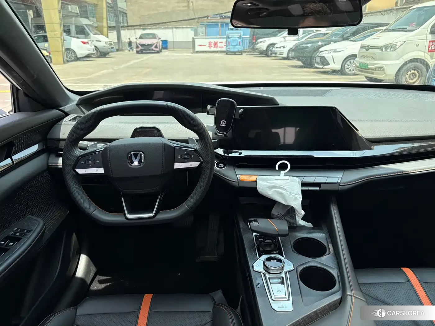 Chang'an UNI-V 2024 Белый из Китая, фото 6