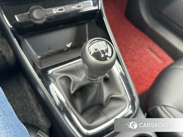 Roewe i5 id 4240316 из Китая 12