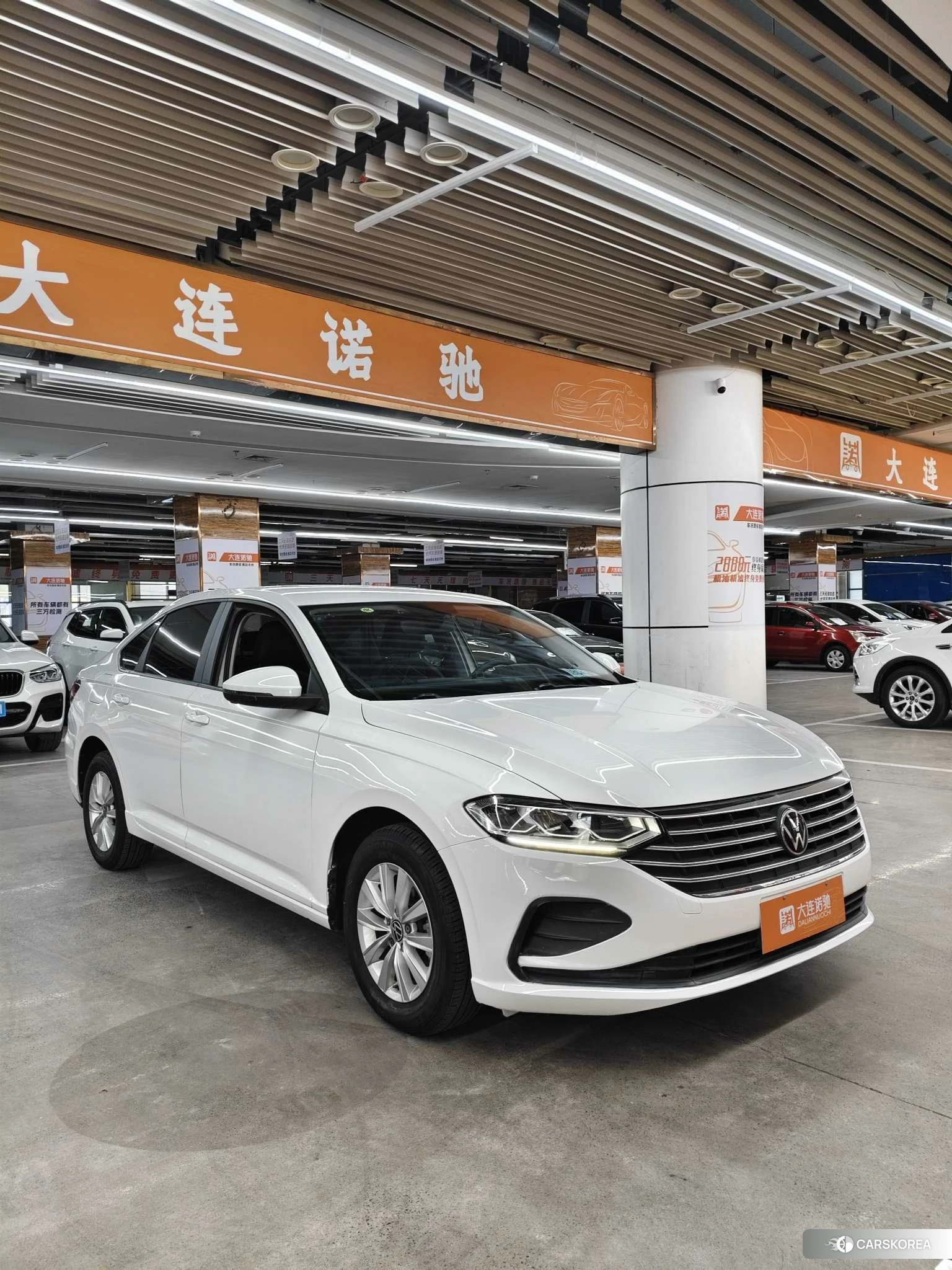 Volkswagen Lavida 2022 Белый из Китая, фото 2