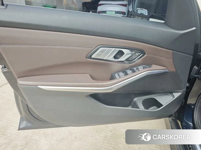 BMW 3 series 2021 Черный из Китая, фото 3