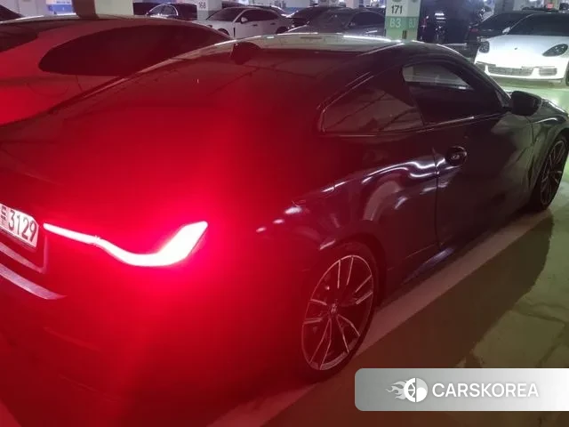 BMW 4 Series (G22) 2021 Черный из Кореи, фото 2