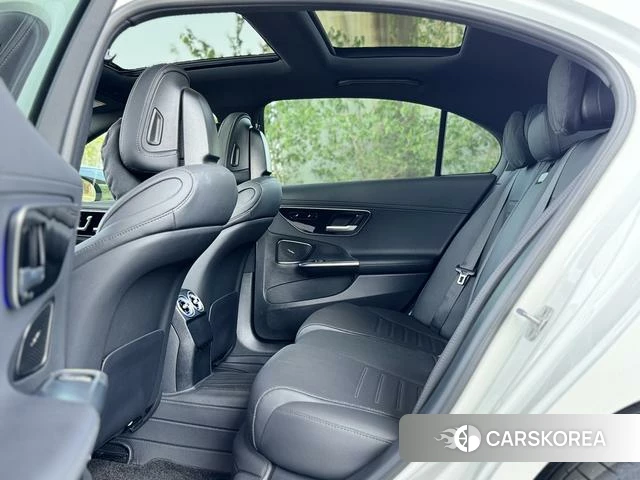 Mercedes-Benz Class C 2025 Белый из Китая, фото 5
