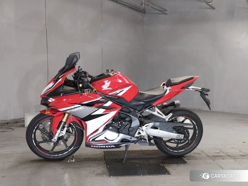 Проданный Honda CBR250RR 2017 из Японии, фото 2