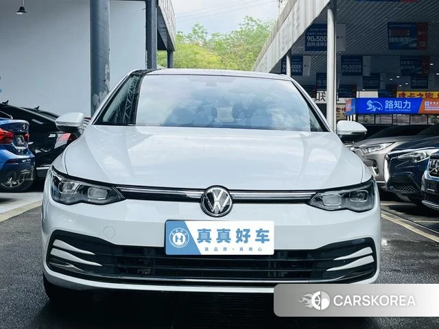 Volkswagen Golf 2024 Белый из Китая, фото 2