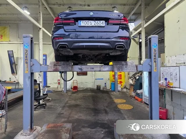 BMW 5 Series (G30) 2022 Черный из Кореи, фото 2