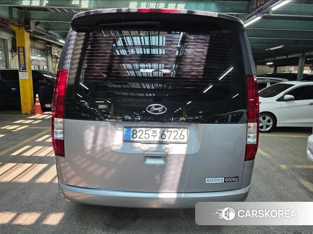 Hyundai Staria 2023 Серебряный из Кореи, фото 2