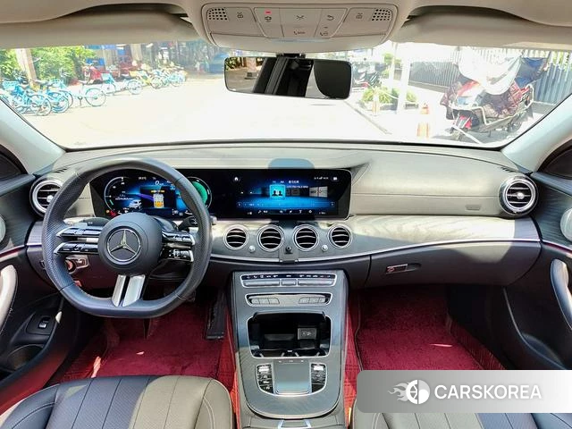 Mercedes-Benz E-class (imported) 2023 Белый из Китая, фото 2