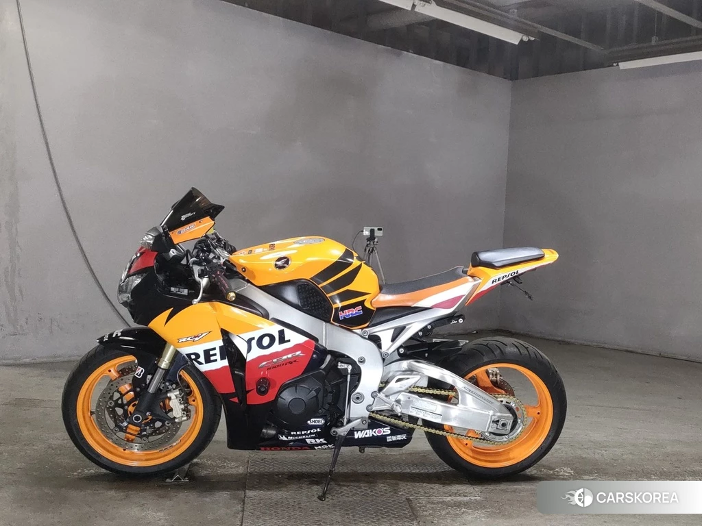 Проданный Honda CBR1000RR 2010 из Японии