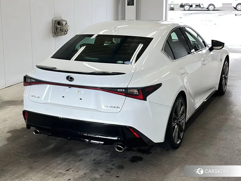 Lexus IS300h 2021 из Японии, фото 2