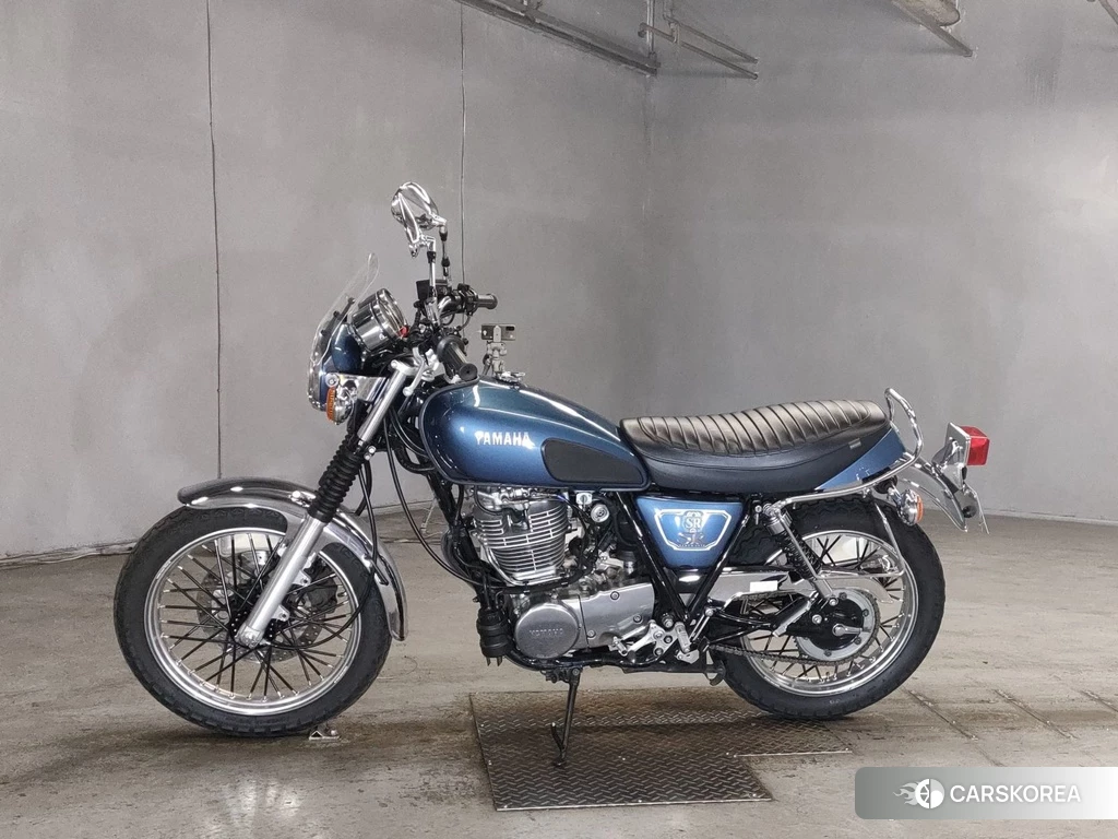 Проданный Yamaha SR 400 2019 из Японии, фото 2