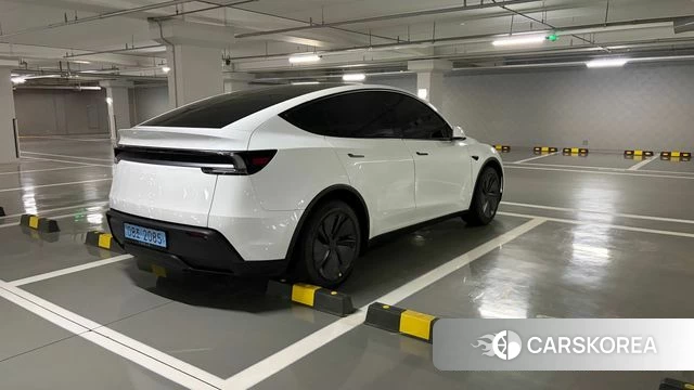 Tesla Model Y 2025 Белый из Кореи, фото 2