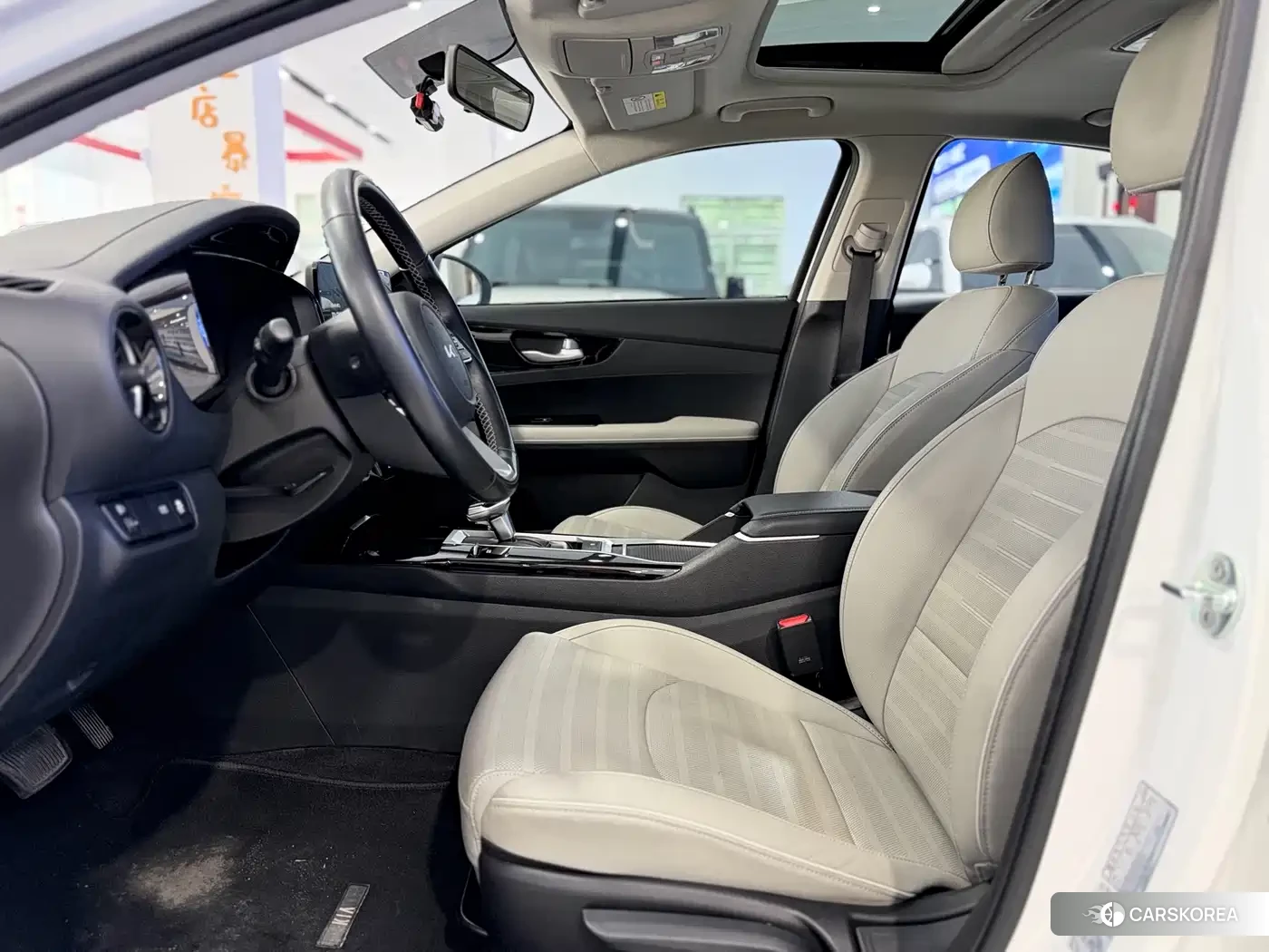 Kia K3 2023 Белый из Китая, фото 2