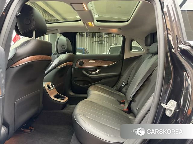 Mercedes-Benz E-class id 4258359 из Китая 12