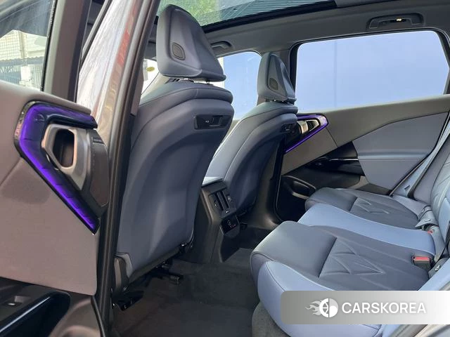 BMW X3 2025 Серебристо-серый из Китая, фото 3
