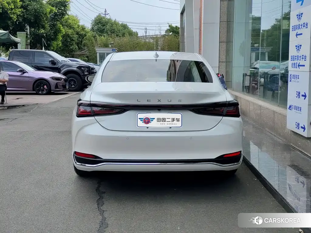 Lexus ES 2025 Белый из Китая, фото 3