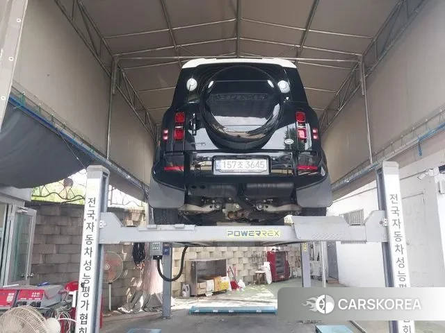 Land Rover Defender (L663) 2020 Зеленый из Кореи, фото 2