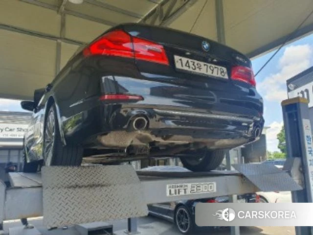 BMW 5 Series (G30) 2020 Черный из Кореи, фото 2