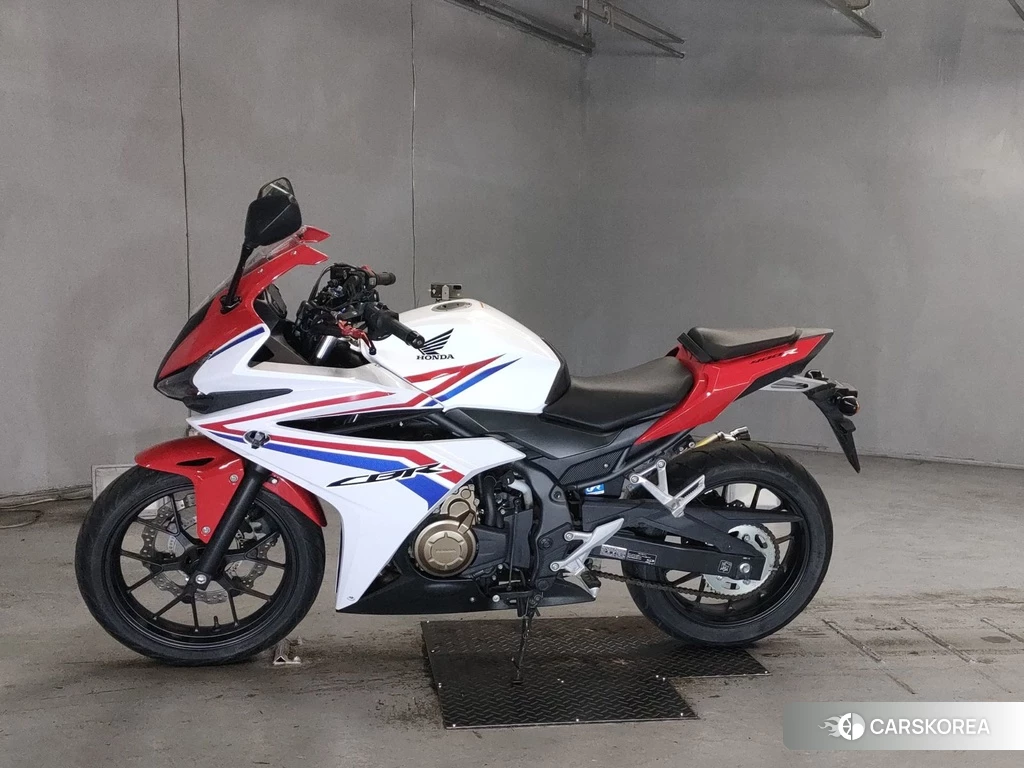 Проданный Honda CBR400R 2016 из Японии