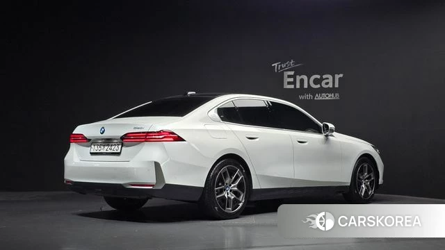 BMW 5 Series (G60) id 4400876 из Кореи 12