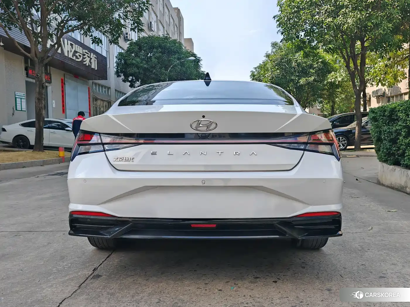 Hyundai Elantra 2022 Белый из Китая, фото 2