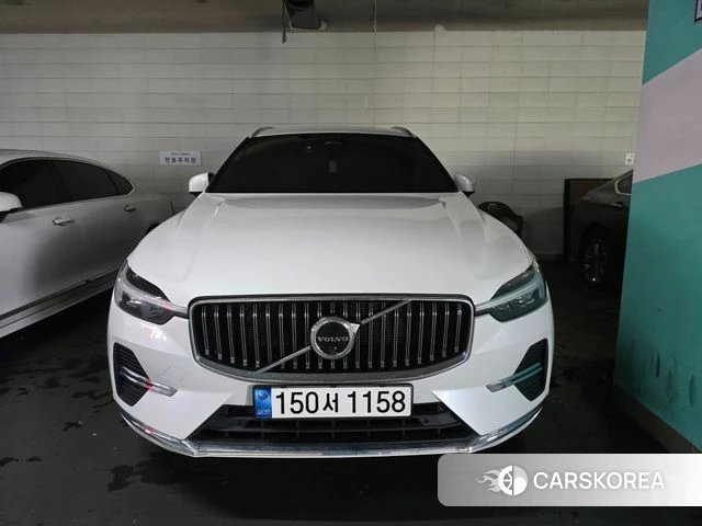 Volvo XC60 second Generation 2021 Белый из Кореи, фото 2