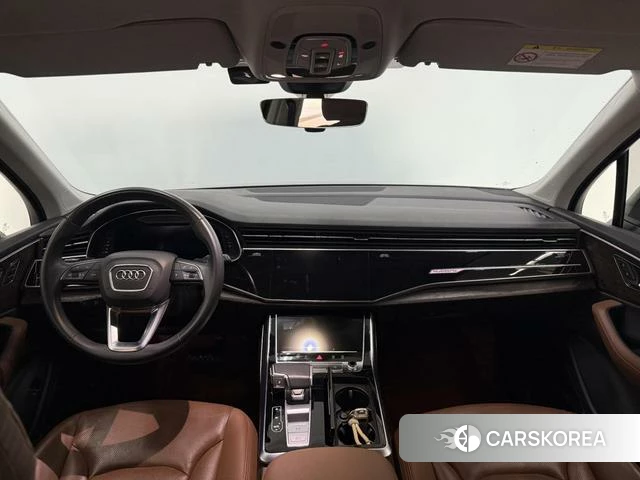 Audi Q7 2024 Черный из Китая, фото 2
