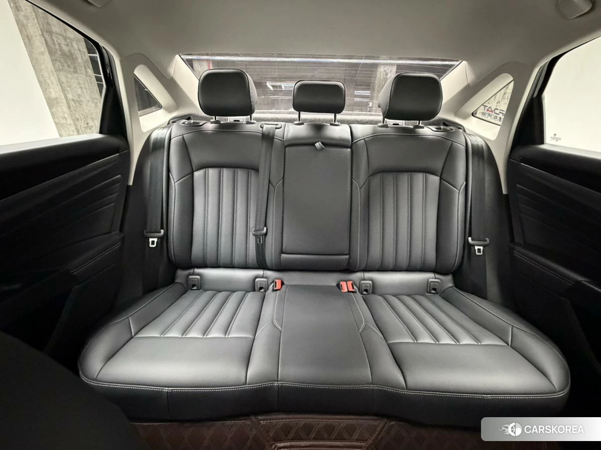 Volkswagen Passat PHEV id 4420765 из Китая 10