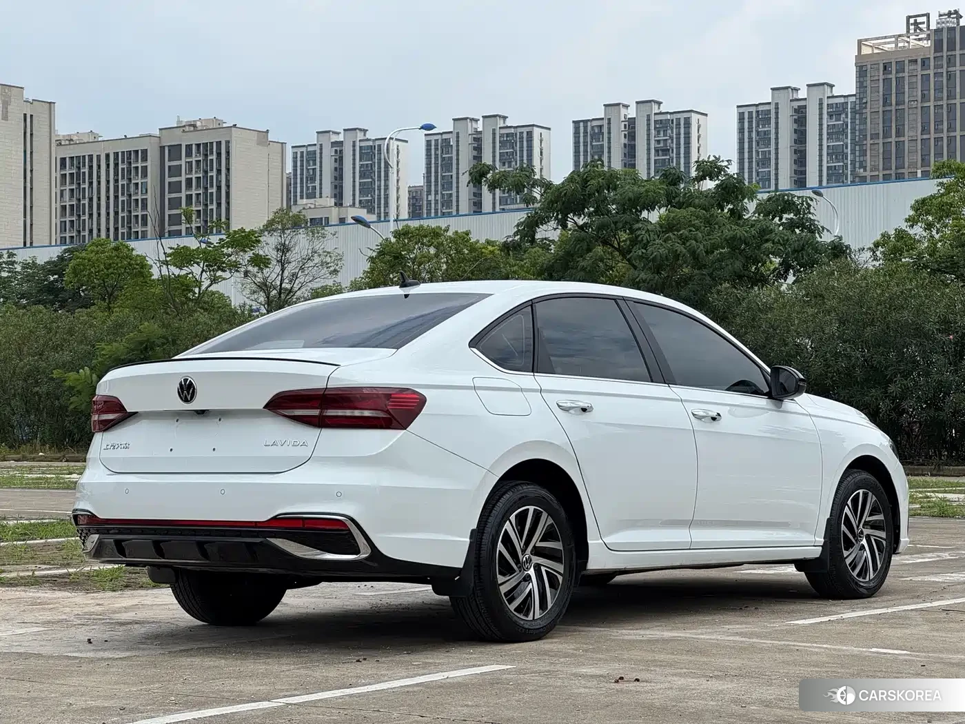 Volkswagen Lavida 2024 Белый из Китая, фото 2