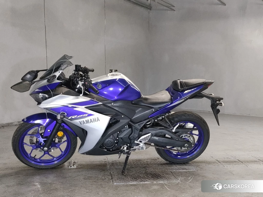 Проданный Yamaha YZF-R25 2015 из Японии