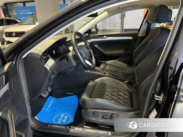 Volkswagen Magotan PHEV 2023 Черный из Китая, фото 2