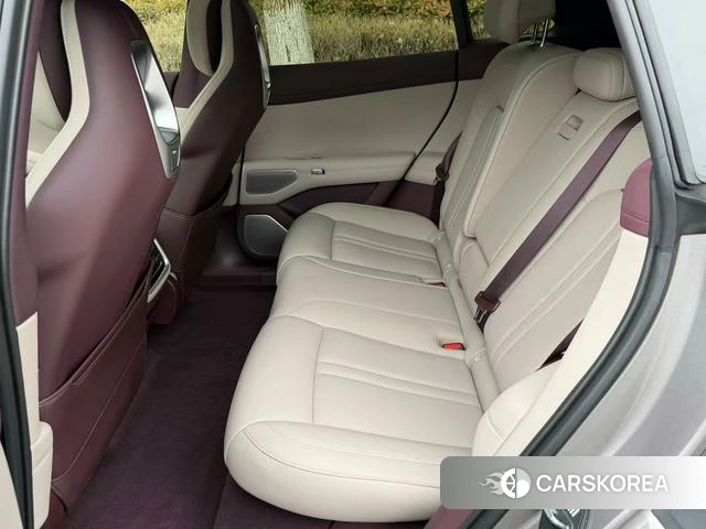 Xiaomi Car Xiaomi YU7 2026 Серебристо-серый из Китая, фото 2