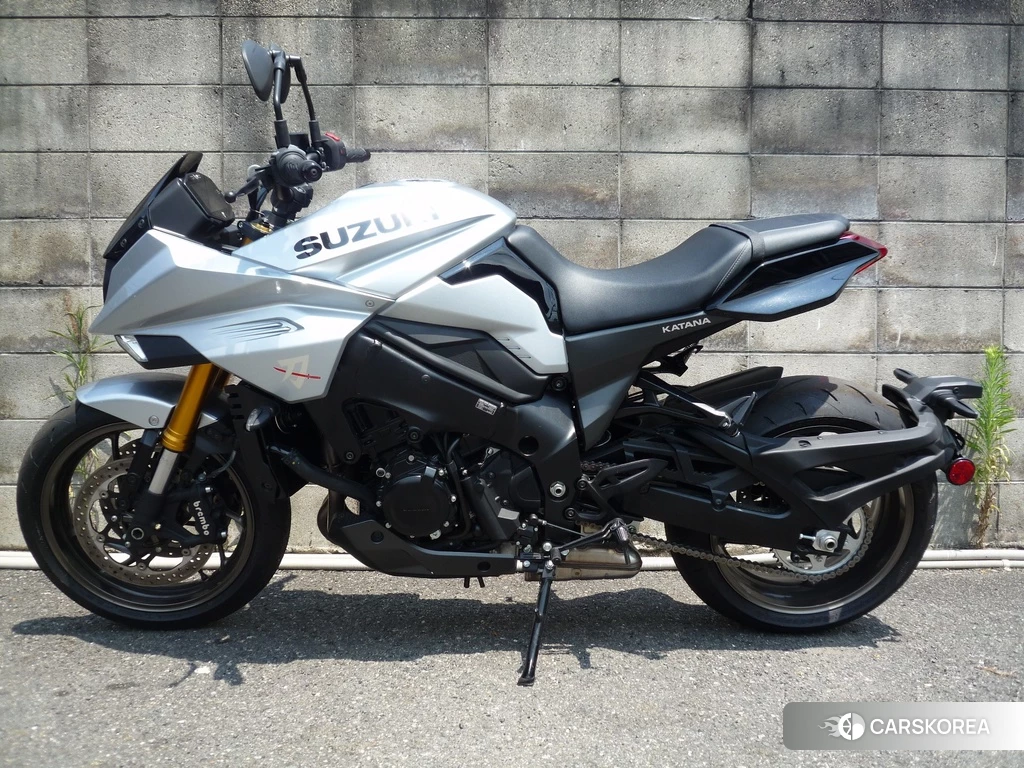 Проданный Suzuki GSX-S1000S Katana 2023 из Японии