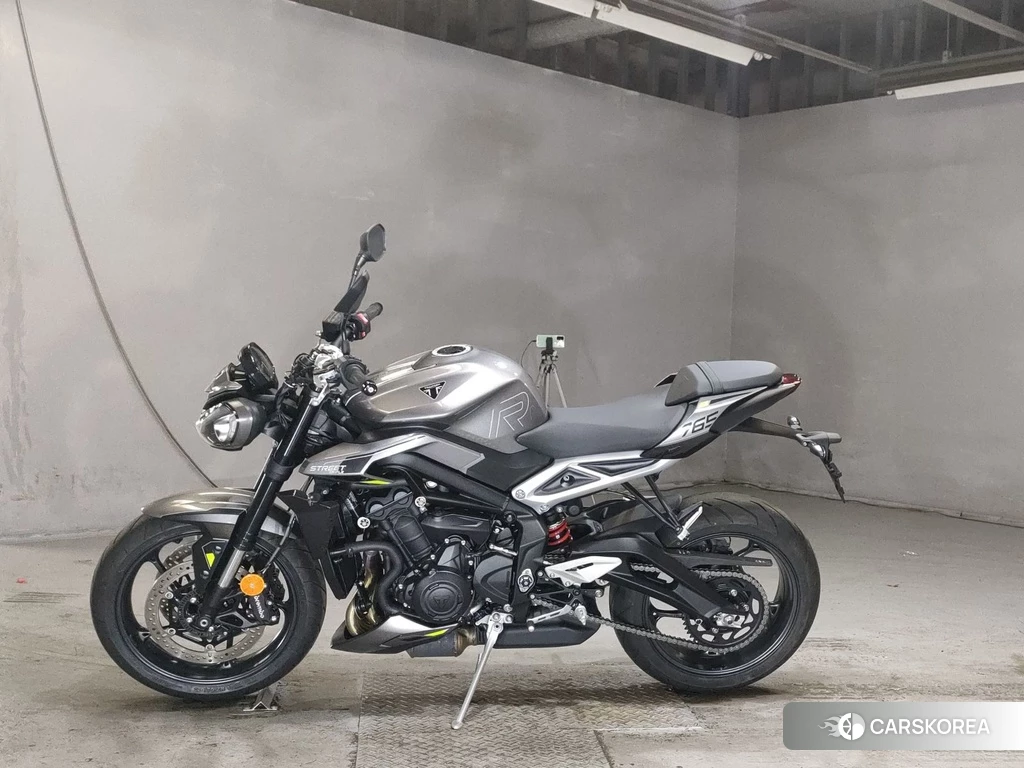 Проданный Triumph SPEED TRIPLE R 2024 из Японии