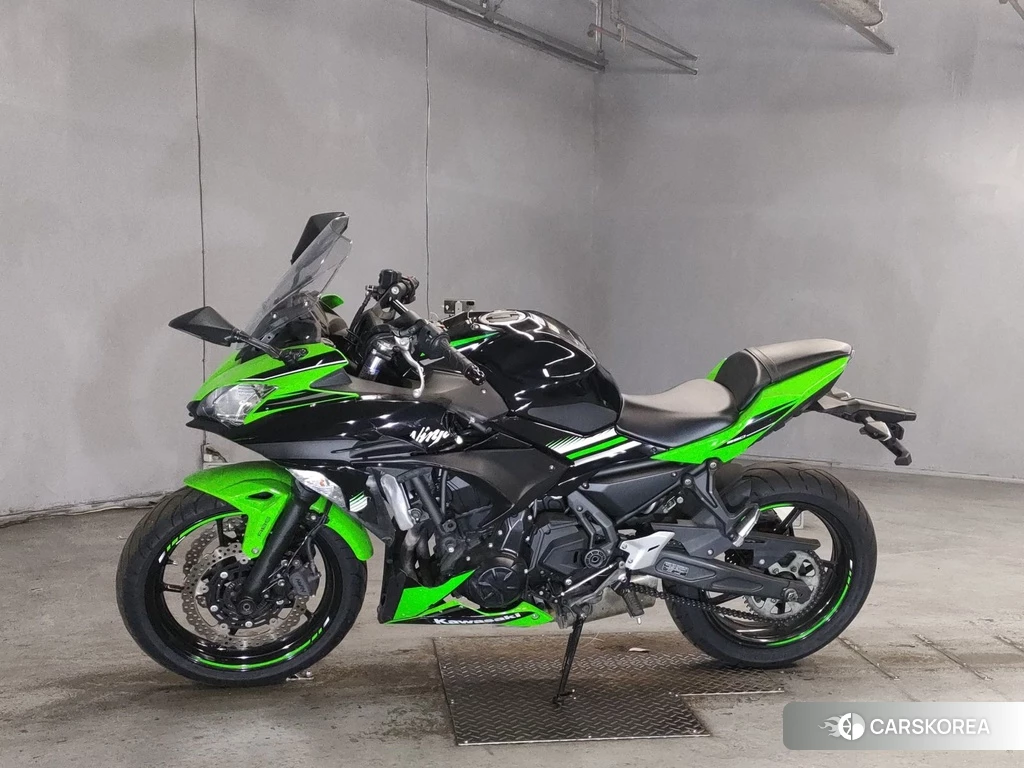 Проданный Kawasaki NINJA 650 2017 из Японии, фото 2