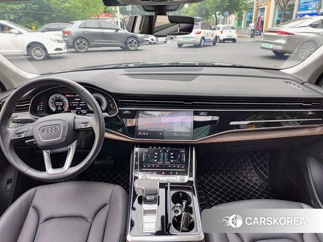 Audi Q7 2024 Черный из Китая, фото 3