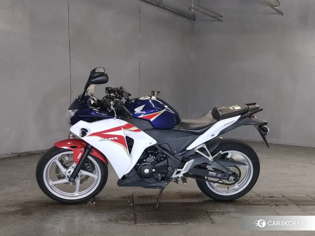 Проданный Honda CBR250R id 4071513 из Японии, фото 2