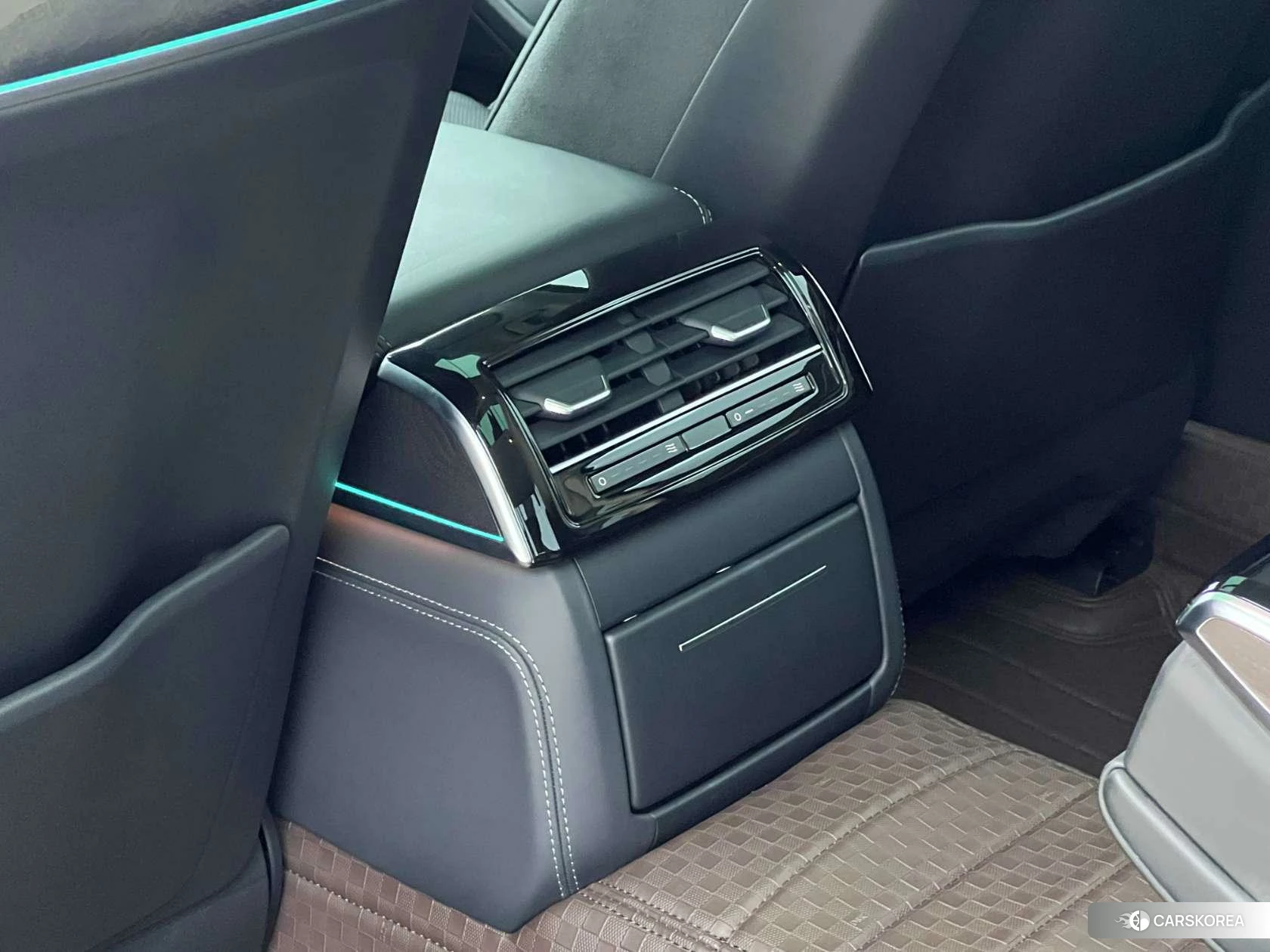 Audi A8 id 4498869 из Китая 12