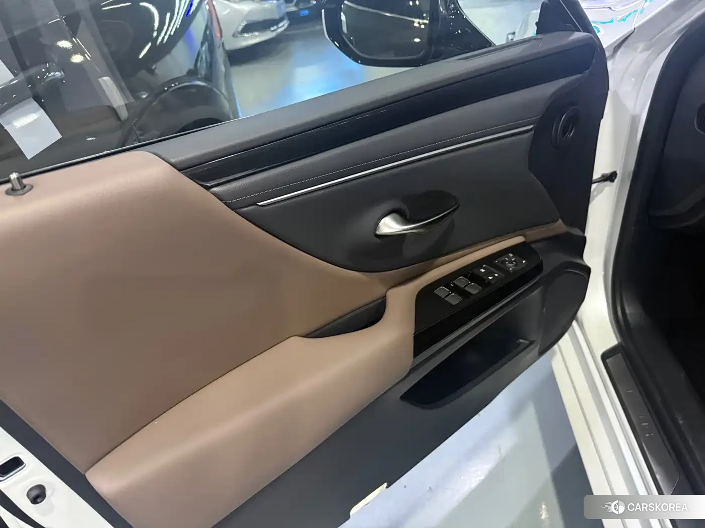 Lexus ES 2023 Белый из Китая, фото 6