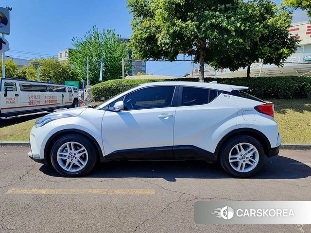 Toyota C-HR 2022 Белый из Китая, фото 2