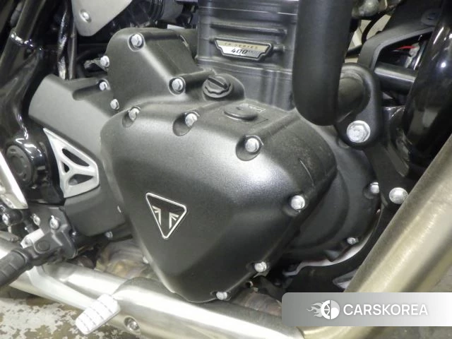 Engine photo