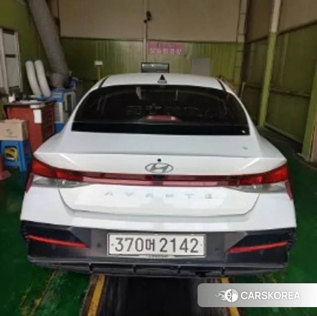 Hyundai The New Avante (CN7) 2023 Белый из Кореи, фото 2