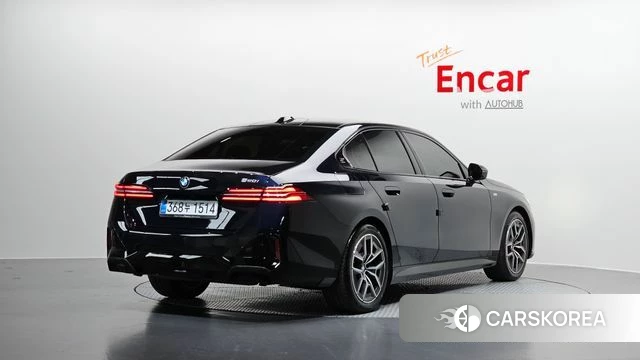 BMW 5 Series (G60) id 4177419 из Кореи 12