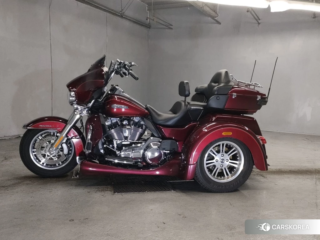 Проданный Harley-Davidson Electra Glide FLHTCUTG1690 2016 из Японии, фото 2