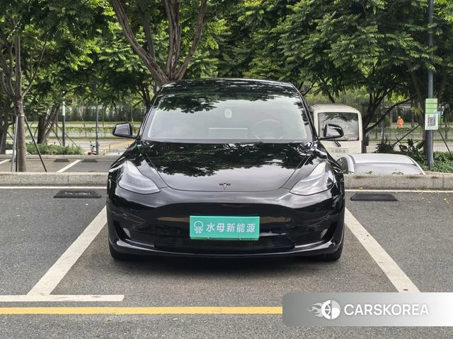 Tesla Model 3 2023 Черный из Китая, фото 2