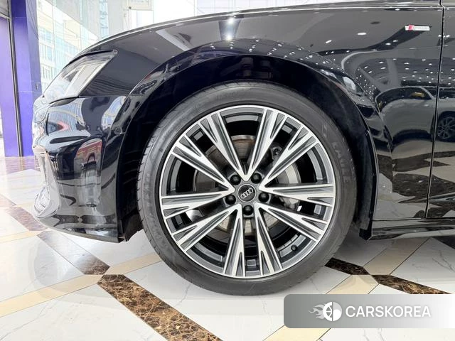 Audi A6L id 4259538 из Китая 12