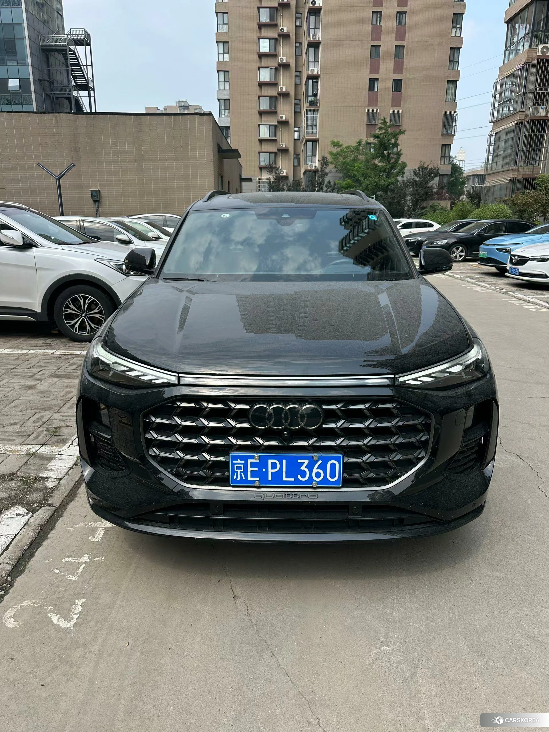 Audi Q6 2022 Черный из Китая, фото 2